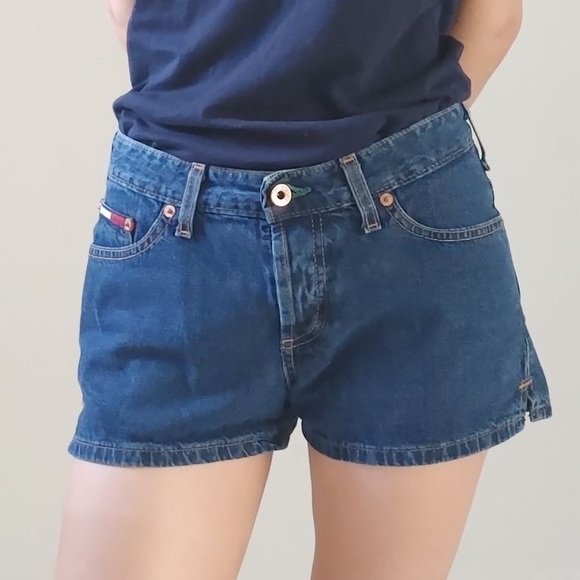 ✨2/$40✨ Tommy Hilfiger jean shorts - Picture 2 of 3